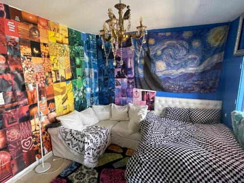 Haifa Apartment | sea view ,Colored, sunny & full of plants flat