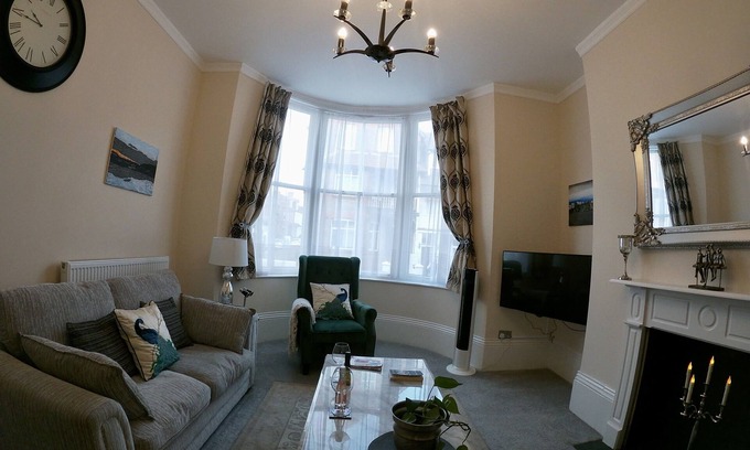 Ramsgate Apartment | Sea View, garden, parking private