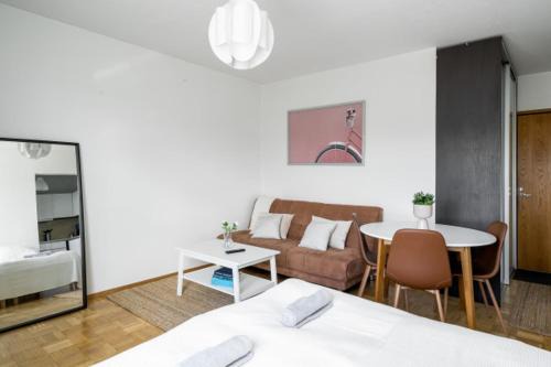 Hietalahti Apartment | Sea View Studio, Tram nearby, Netflix, Kamppi