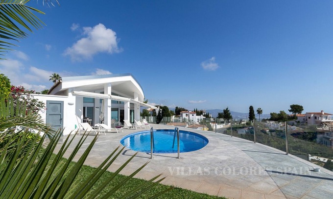 Salobrena Villa | Sea View Villa with Heated Pool and Wheelchair Accessible