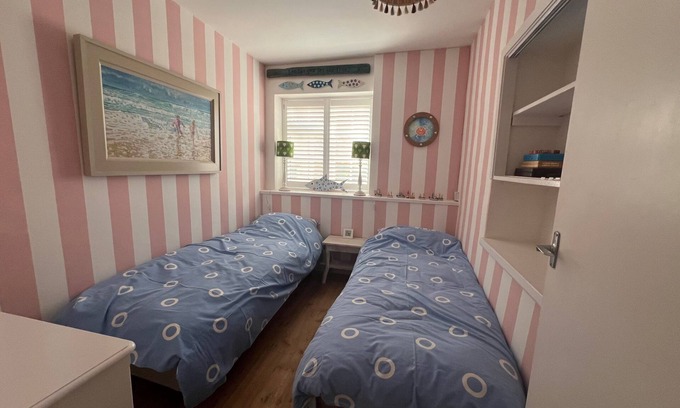 Seaview Apartment | Sea views at Quay Rocks