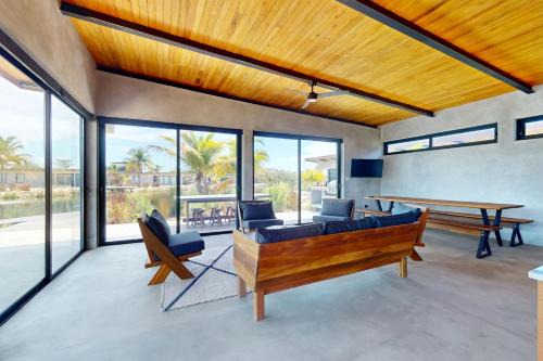 Placencia Villa | Seabird - Villa 25