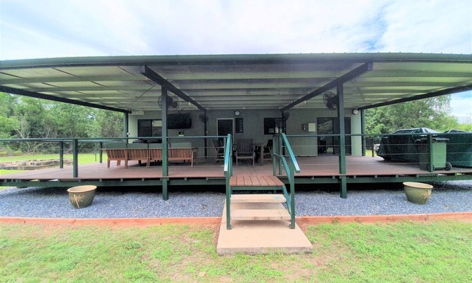 Dundee Beach House | SEACLUDED-HOLIDAY HOUSE close to the beach