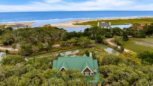 Edisto Island House | Seaclusion by AvantStay Walk to the Beach