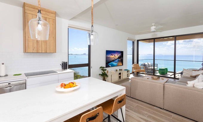 Northwest Point Condo | SeaDreams #5: Elevated Oceanfront Views w/Access to Rooftop Lounge, Pool + Heated Spa