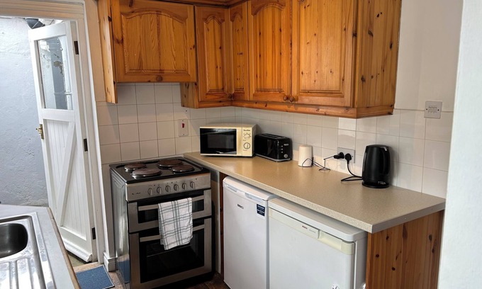 Bray Cottage | Seafront Traditional Cottage