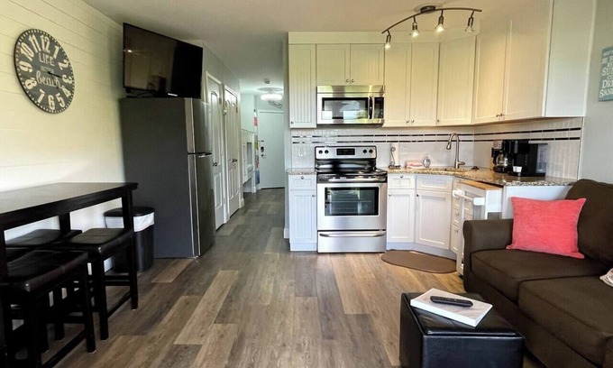 Hilton Head Condo | Seas the Day! Beach & Sun, with Bikes & Chairs