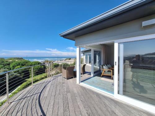 Port Alfred House | Seaside Beach House with Pool & Invertor