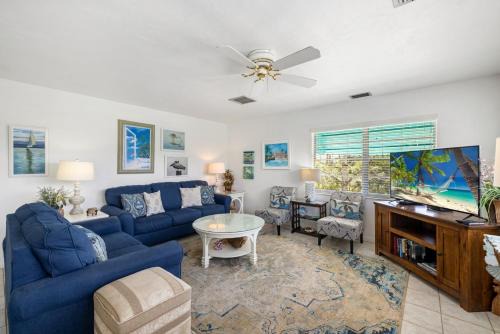 Cedar Key House | Seaside Cottage- coastal retreat