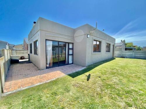 Pearly Beach House | Seaside Haven