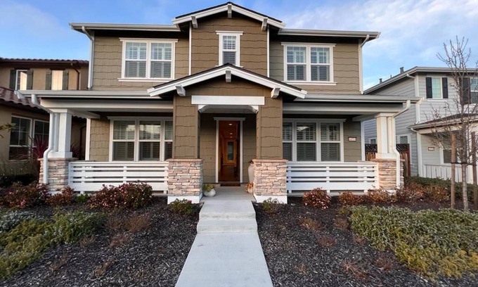 Salinas House | Seaside Home with Plenty of Space and Features for 30+ Day Rental