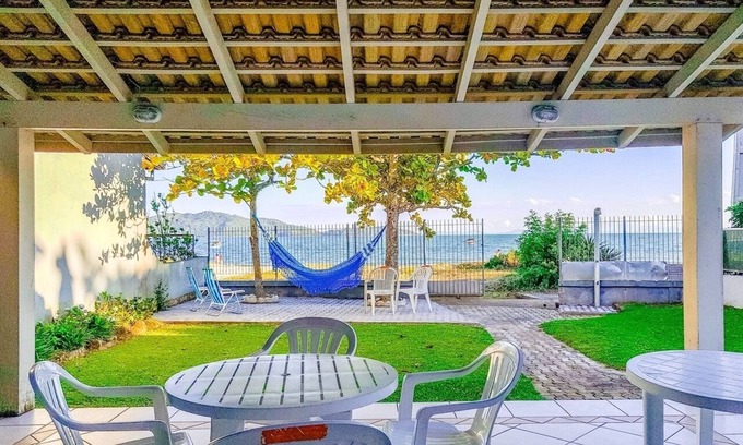 Zimbros House | Seaside house, on Zimbros beach Air conditioning, Wi-Fi, for family.