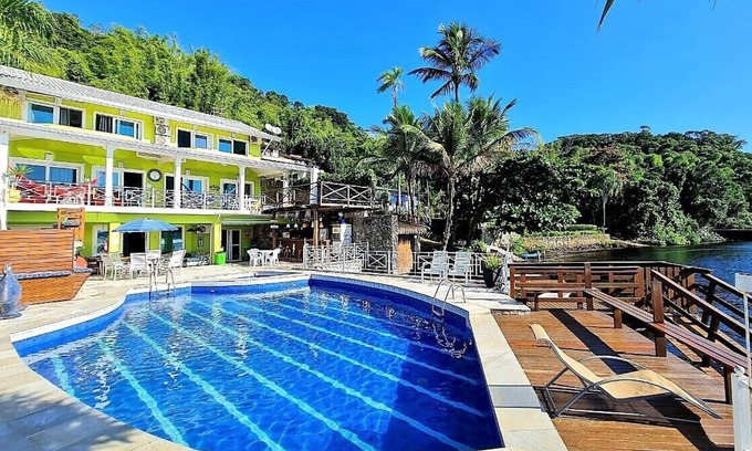 Barra do Una Villa | Seaside Mansion - Movie Theater! Leisure, Fun. Sophistication! COMMANDER'S HOUSE