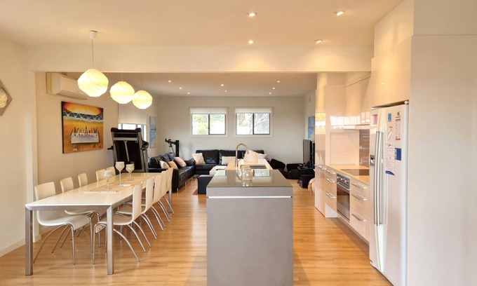 Muloowurtie House | Seaside Retreat, Black Point