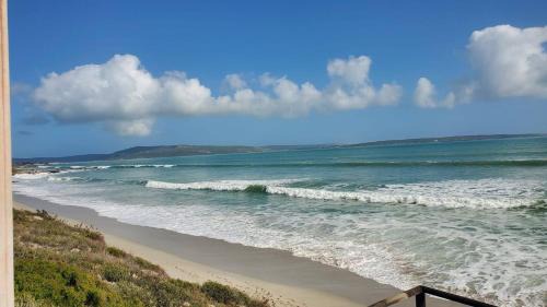 Calypso Beach House | Seaside Retreat in Langebaan with Hot Tub and BBQ