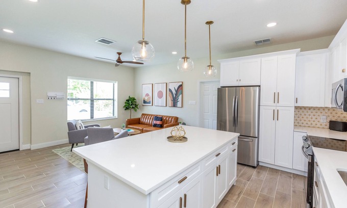 Sunset Beach House | "Seaside Serenity: Stunning Beach House Retreat"