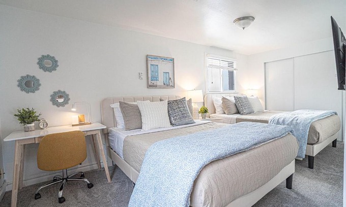 Alki Apartment | Seaside Serenity 1-BR Apt with peek-a-boo sound views