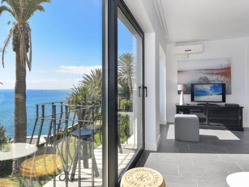 San Agustin Apartment | Seaside Suite 302 by VillaGranCanaria