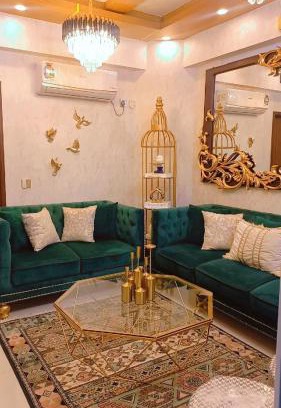 Clifton Apartment | SeaView 2BR with parking, Walk to Dolmen Mall & Park