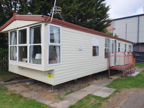 Ingoldmells Resort | Seaview Debonair Super 6 Berth Blow Heated