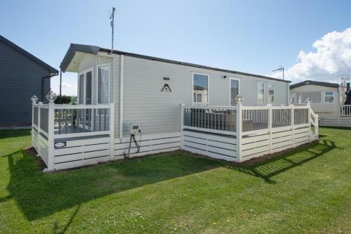 Swalecliffe House | Seaview Holiday Park - Reception End