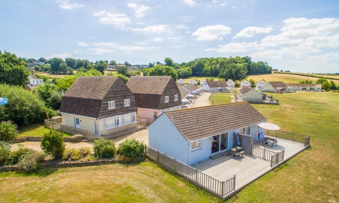 Seaview House | Seaview Holidays - Salterns Village