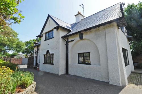 Hoylake House | Seaways Cottage Hoylake
