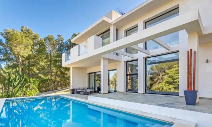 Badia de Palma Villa | Seawiew 3-Bed Villa in Badia de Palma for families