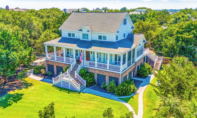 Debordieu Colony House | Seawind Retreat Updated home in Debordieu steps from the beach access