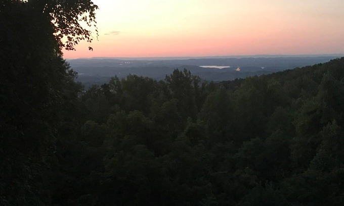 Sevierville House | Secluded 1 bd 2 bath cabin with Great View