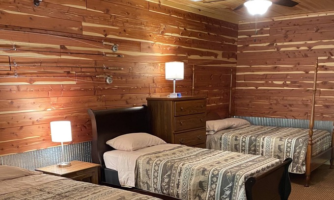 Norfork House | Secluded 2k sq ft Log Home on 5-acre, 5 min to world-class trout waters and lake