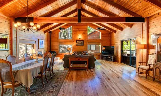 Colfax House | Secluded and PRIVATE Sierra Nevada Foothills vineyard home