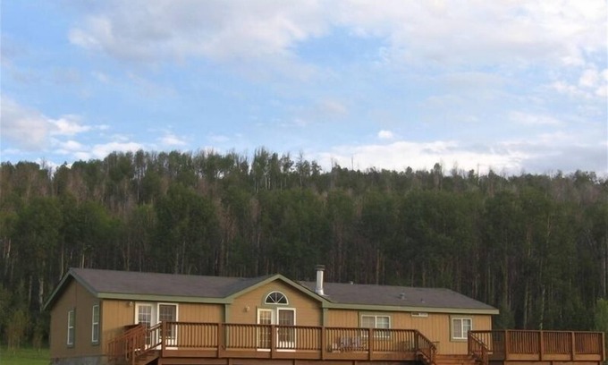 Ririe House | Secluded and Spacious Home - Close to The South Fork of the Snake River