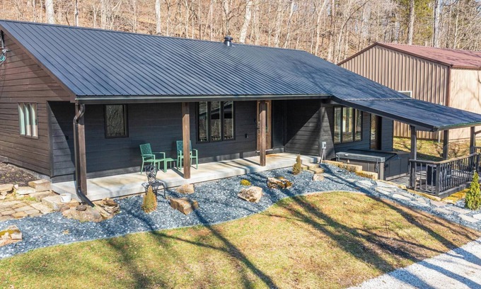 Shoals Cabin | Secluded Cabin in the woods w/Hot tub & Fire Pit near French Lick, IN
