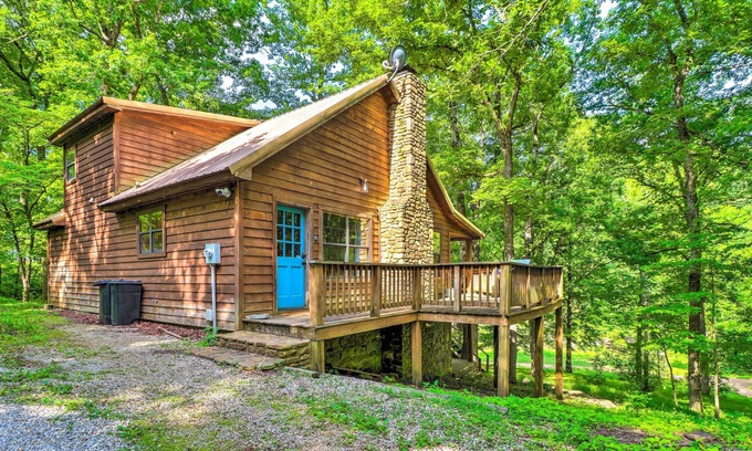 Newnata Cabin | Secluded Creekside Cabin w/ Kayaks Provided