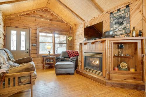 Dahlonega House | Secluded Family Retreat in Dahlonega with Hot Tub!