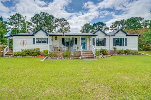 Hampstead House | Secluded Hampstead Vacation Rental with Deck!