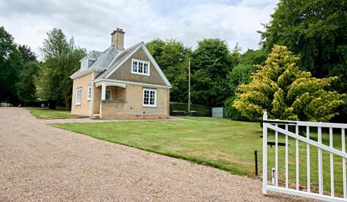 Raywell House | Secluded holiday cottage near the Wolds Way