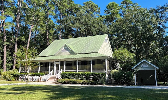 Melrose on the Beach House | Secluded Melrose Getaway No Fees Sleeps 12!nn