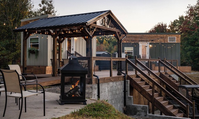 Vonore Cabin | Secluded Mountain Getaway - 1 Cozy Tiny Home with SPECTACULAR views