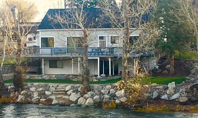 Reno House | Secluded On The Truckee River Minutes From Downtown Reno And Nearby Ski Resorts