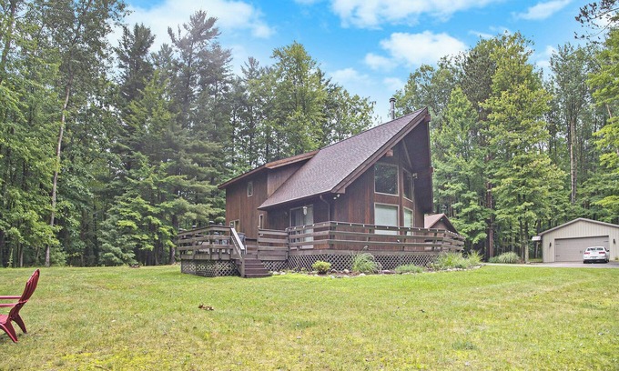 Manistee House | Secluded Pet-Friendly Family Home on 10 Acres