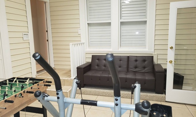 Monticello House | Secluded pool home on 4+ acres