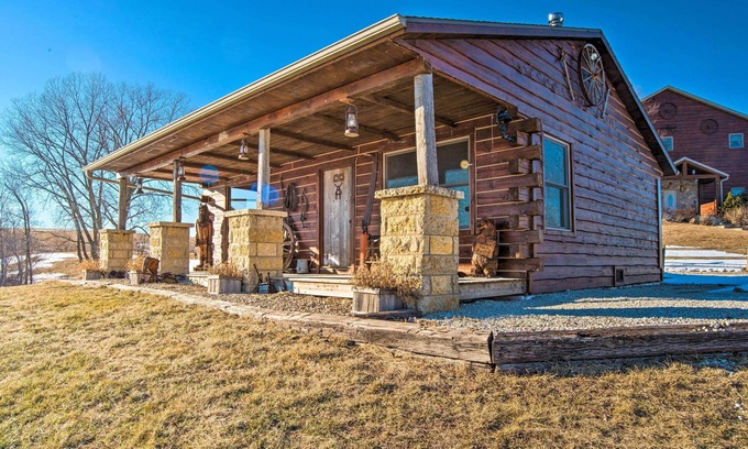 Putnam County Cabin | Secluded Powersville Cabin: 25 Mi to Lake Paho!