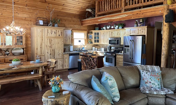 California Hot Springs Cabin | Secluded Log Cabin in the Sequoia National Forest