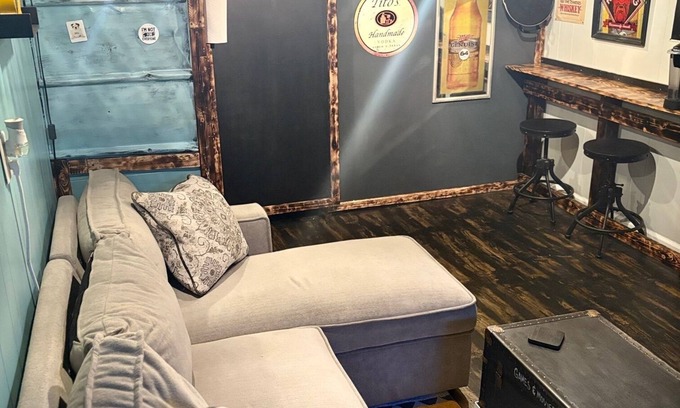 Metamora House | Secondary Suite - Private area in basement w/living room and kitchenette