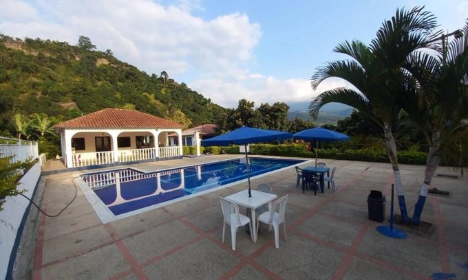 Tena Hotel | Sede campestre PEÑA NEGRA