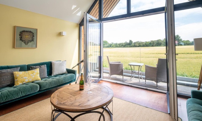 Eastbridge Cottage | Sedge House, Eastbridge, near Leiston, RSPB Minsmere Nature Reserve, Dunwich - sleeps 6 - Aldeburgh