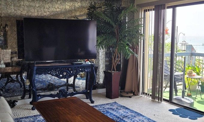 Biloxi Condo | See the Gulf/Beau from the Top View!