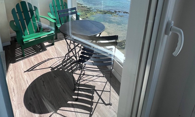 Dean Pequeno Apartment | See views, beach at 50meters walking distance